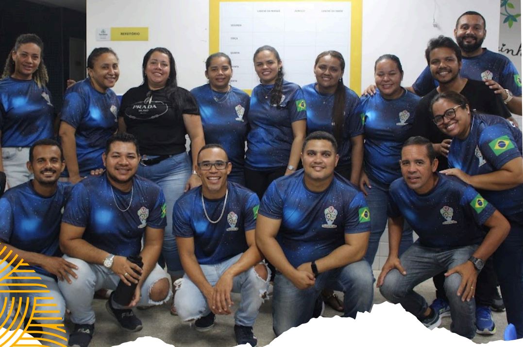 Equipe do Instituto organizando atividades